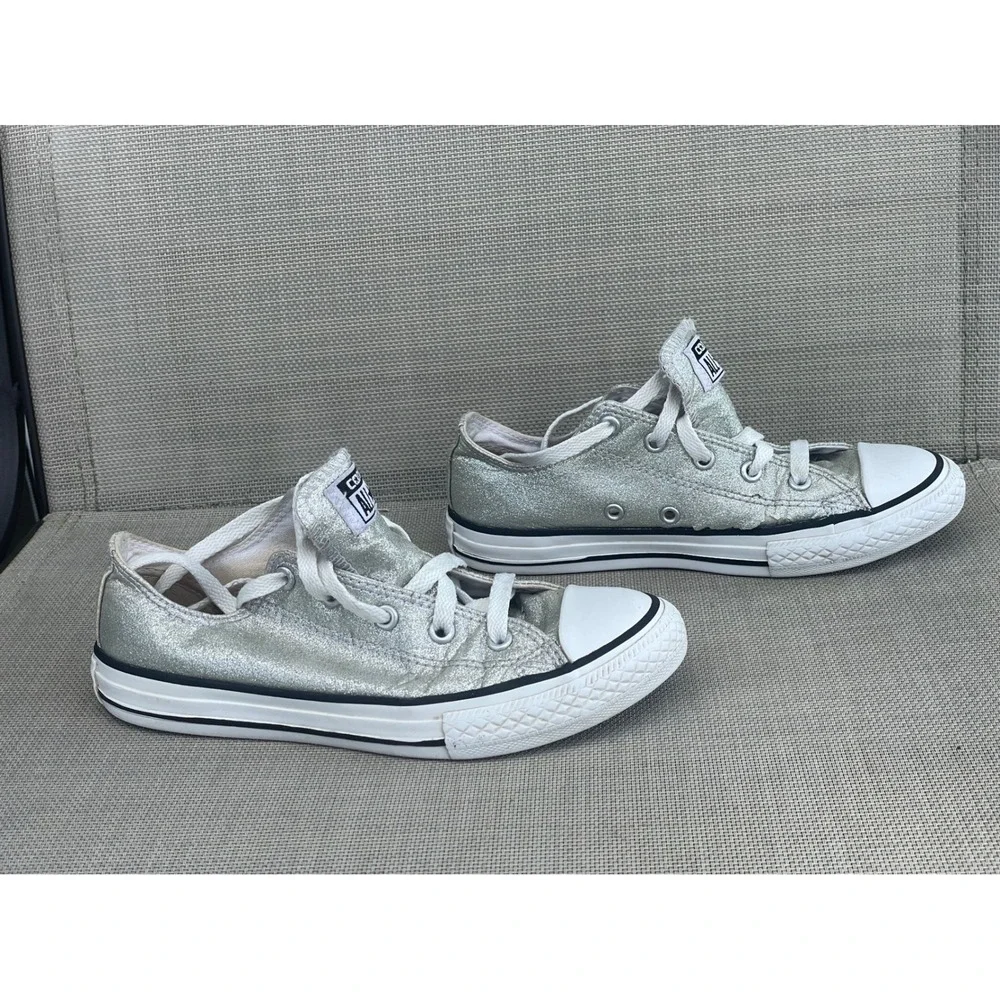 Converse Chuck Taylor All Star Kids Size 2 Silver Glitter Good Low Top Sneakers
